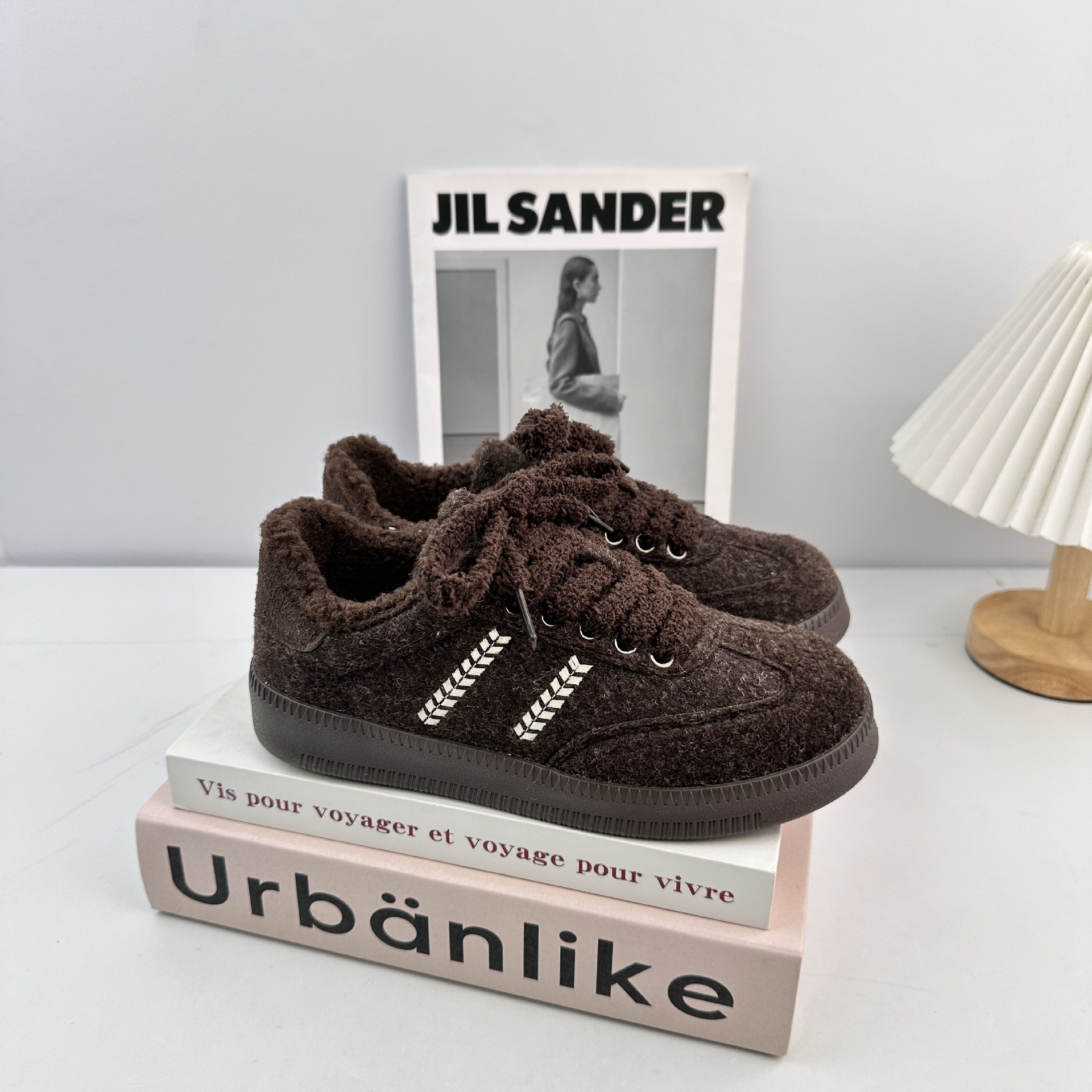 Yuanbo 2025 invierno calentamiento de algodón zapatos de mujer de alto nivel bajo con zapatos de entrenamiento de terciopelo de estilo universal en zapatos de skate de terciopelo