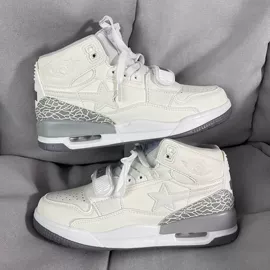 女式板鞋;跑步鞋;男式板鞋