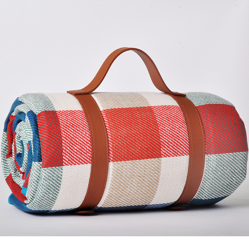 En stock correa de cuero estera de picnic al aire libre estera a prueba de humedad de tres capas engrosada estera de playa suministros para acampar