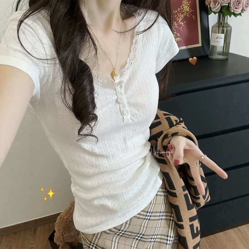 American-style lace trim U-neck white short-sleeve t-shirt for women, summer slim-fit short top for a sexy and alluring look American-style lace trim U-neck white short-sleeve t-shirt for women, summer slim-fit short top for a sexy and alluring look