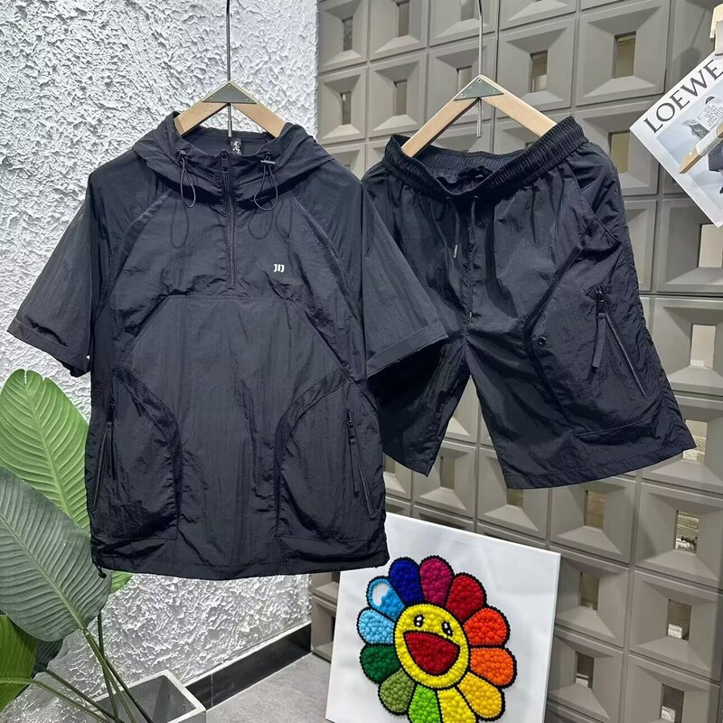 Short-Sleeved Half-Zip Hooded Shirt for Men, Casual Outfit Paired with a Stylish Summer Outfit, Workwear, and Sports Shorts Short-Sleeved Half-Zip Hooded Shirt for Men, Casual Outfit Paired with a Stylish Summer Outfit, Workwear, and Sports Shorts