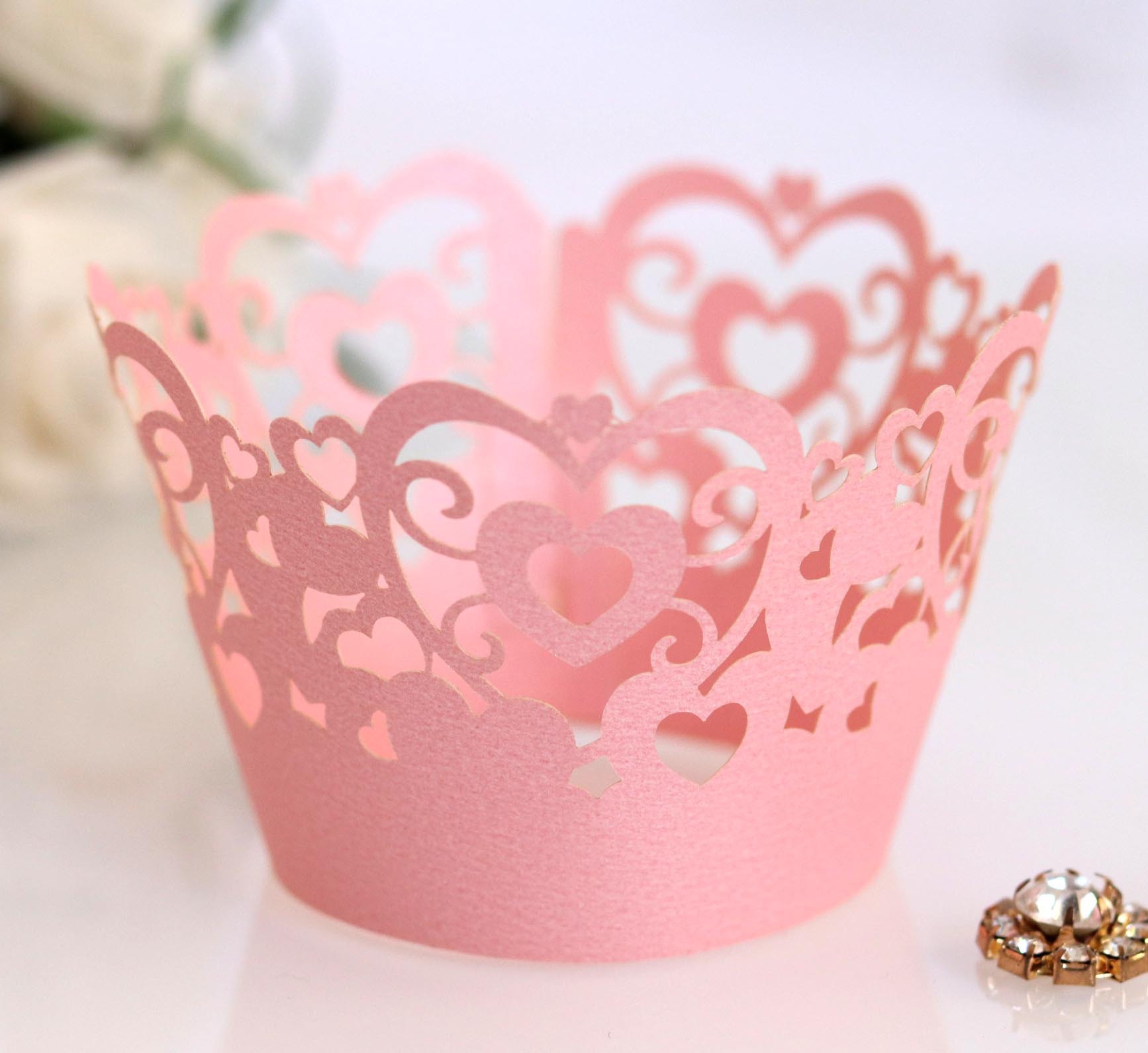 亚马逊 婚礼节日爱心形状蛋糕纸围边 纸杯镂空蛋糕花边 浙江批发