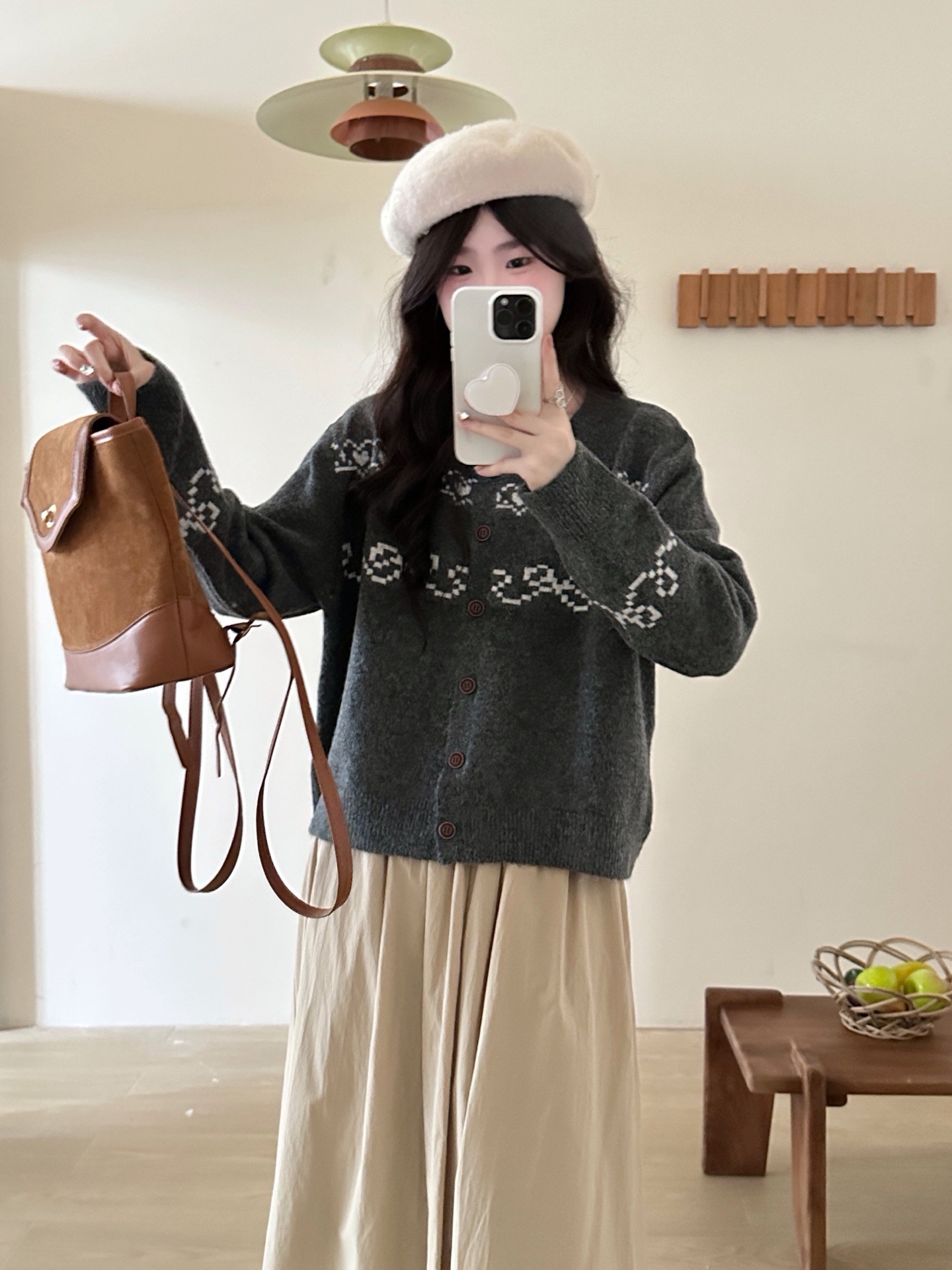 Flor retro bordada Jacquard sentido de diseño nicho camiseta de punto de manga larga suéter de coloración suéter de hebilla de una sola fila chaqueta mujer