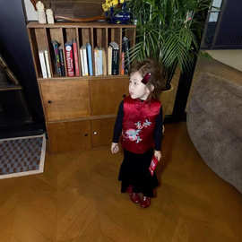 女童新中式拜年套装2025冬季新款唐装新中式黑色马甲丝绒半身裙潮