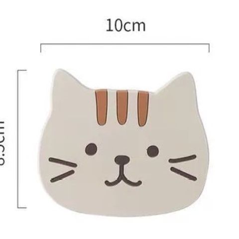 작은 노란 고양이