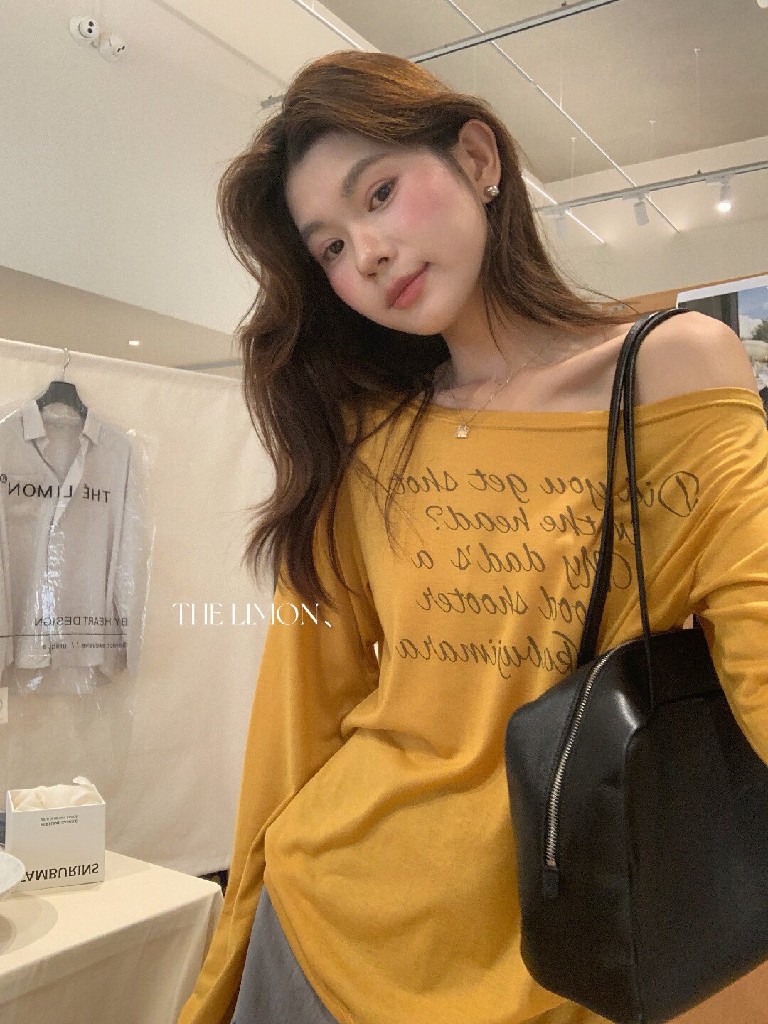 Áo thun nữ tay dài cổ tròn in chữ, phong cách Hàn Quốc, chất liệu cotton thoáng mát — màu đen, màu trắng, màu xám, màu vàng chi tiết 37