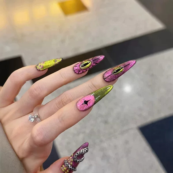 [Alien Eye] Wear Armor Hand-made Advanced Hand-painted Cat's Eye Super Personality Removable Fake Nails