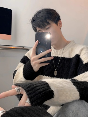 Knitted sweater for men, new 2024 edition, autumn and winter inner layer base layer Korean style lazy wind youth loose yarn coat