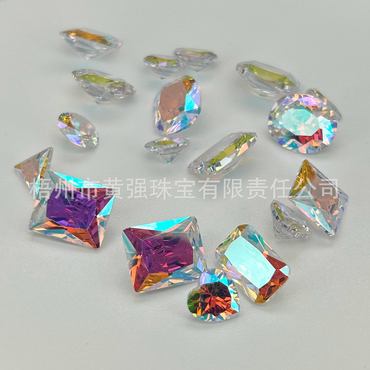 现货7A氧化锆石镀膜月光石旦形梨形圆形七彩AB极光锆石裸钻美甲钻