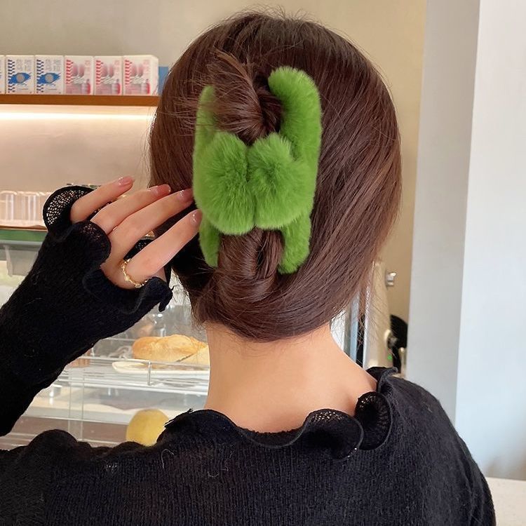 18g Weight Women's Simple Style Solid Color Plush Hair Claws