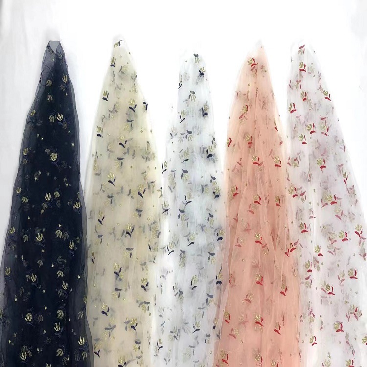 厂家直销 新款爆款绣花布料 拍照童装 蕾丝面料 花边刺绣爪子花绣