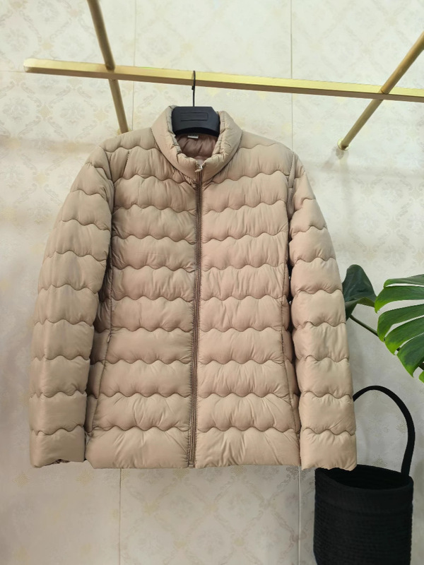Autumn and Winter New Stand-Up Collar Cotton Outwear, Light Inner Liner Cotton Outwear, Outdoor Casual Cotton Outwear, Female Mother's Cotton Outwear, Short Jacket