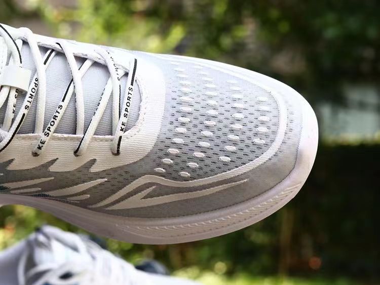 2025 New Casual Fashion Ice Silk Mesh Running Men's Sports Shoes_voghion.com