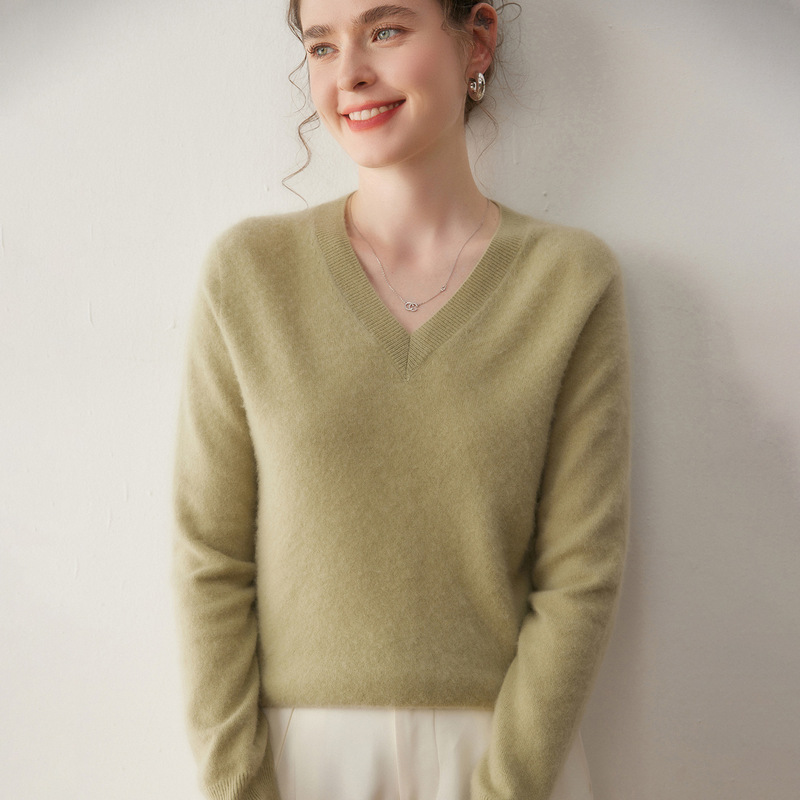 Seamless V-Neck Cashmere Sweater for Women 25 Autumn and Winter New Style Loose and Versatile Top with Knitted Bottoming Sweater Seamless V-Neck Cashmere Sweater for Women 25 Autumn and Winter New Style Loose and Versatile Top with Knitted Bottoming Sweater