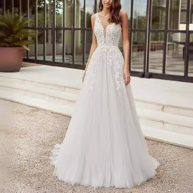 Shoulder Wedding Dress Forest Style 2025 New Simple Deep V Neck Slim Fishtail Style Travel Photography Small Tail Soft Gauze Slimming Look
