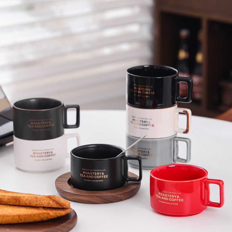 Tazas de café americanas de moda vintage tazas de cerámica tazas de agua tazas de marca con tazas de aluminio tazas de taza grabadas LOGO