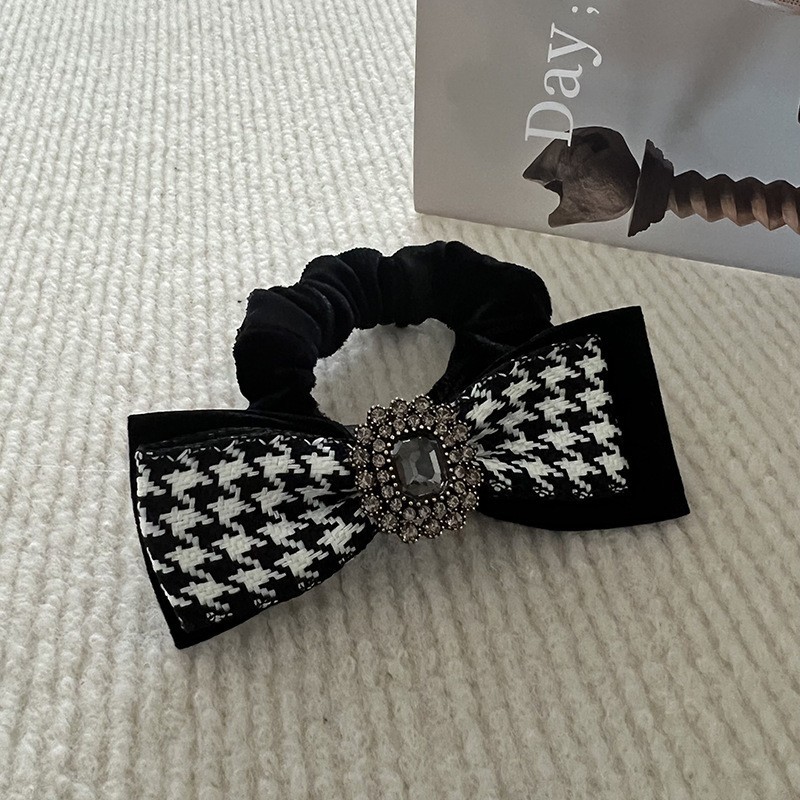 Classico anello per capelli con diamante grigio pied de poule bianco e nero, fiocco delicato, semplice elastico per capelli in tessuto, anello giapponese e coreano per l'intestino crasso_voghion.com