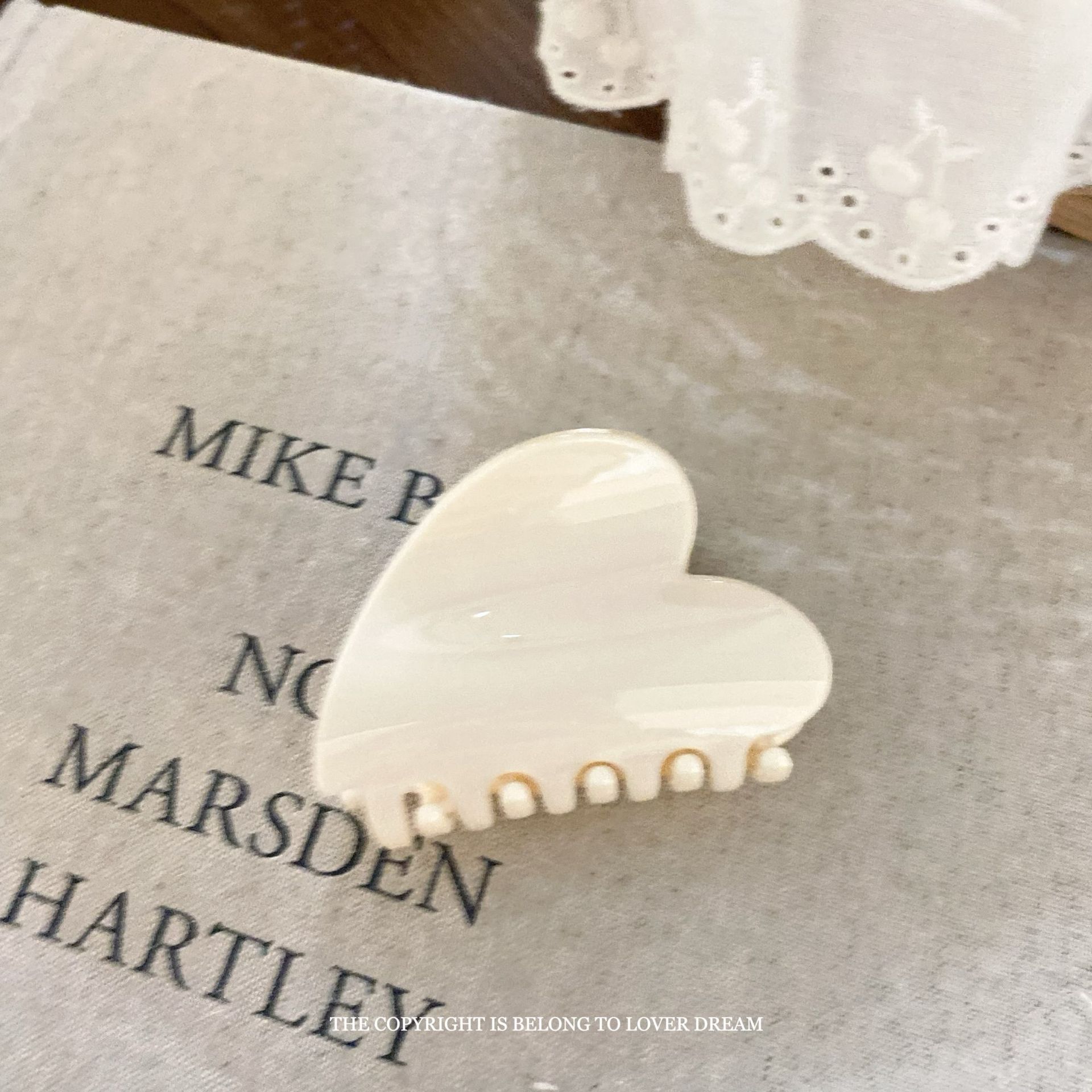 Cream white 7cm heart