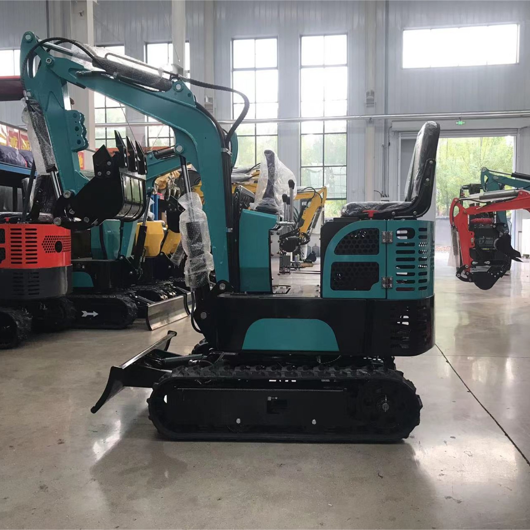 2026年新款挖掘机 跨境出口农用小挖机 橡胶履带工程挖掘机