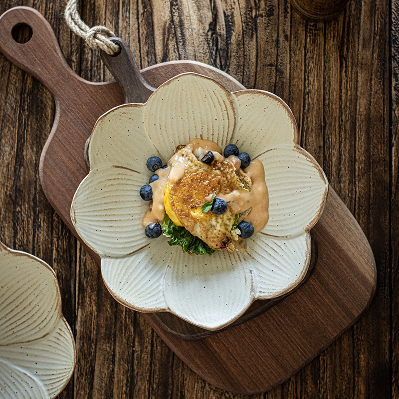 Plato de cerámica rústica con forma de loto de estilo japonés, vajilla vintage creativa hecha a mano, plato para desayuno, plato para aperitivos, plato para postres, plato para servir