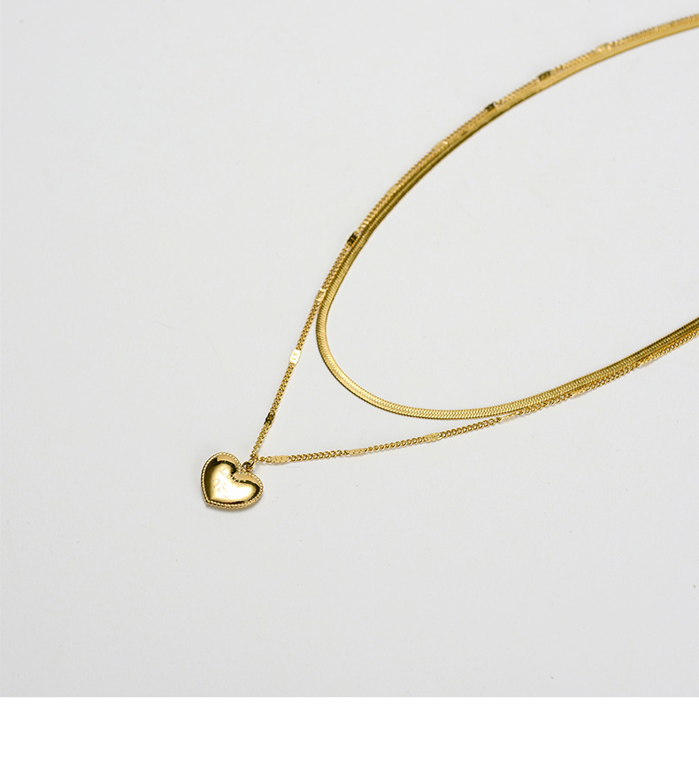 Simple Style Love Heart Shape Titanium Steel Plating Layered Necklaces 1 Piece display picture 4
