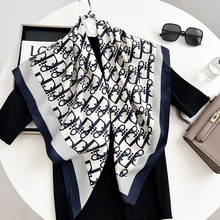 新款时尚大牌印花90方巾亲肤丝滑斜纹绸包头巾女士装饰百搭丝巾