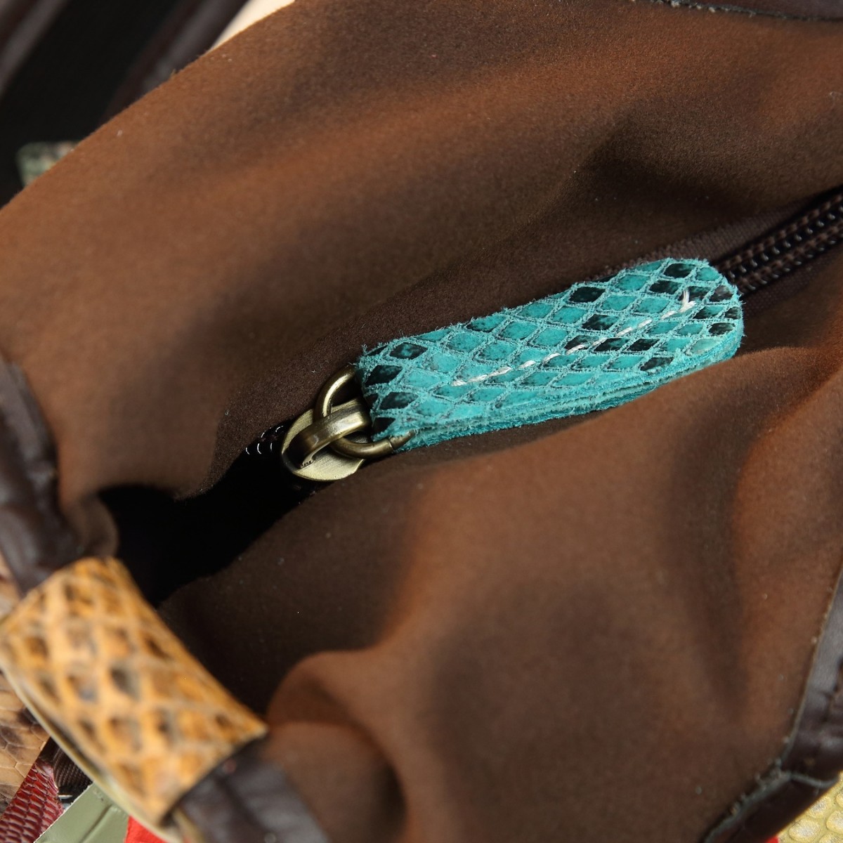 Bunte Schultertasche mit Quastenstreifen für Damen, großes Fassungsvermögen, Rindsleder, europäisch-amerikanischer Streetstyle, lässiger Stil_voghion.com