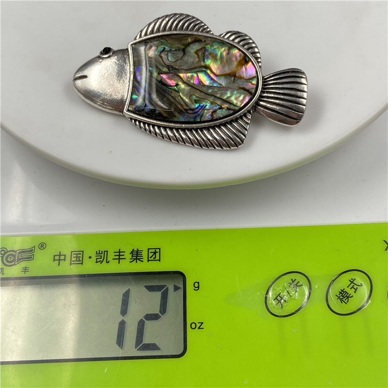 20g Weight White Color Color Shell Abalone Shell Inlaid Small Fish Necklace Brooch Diy Accessories 4