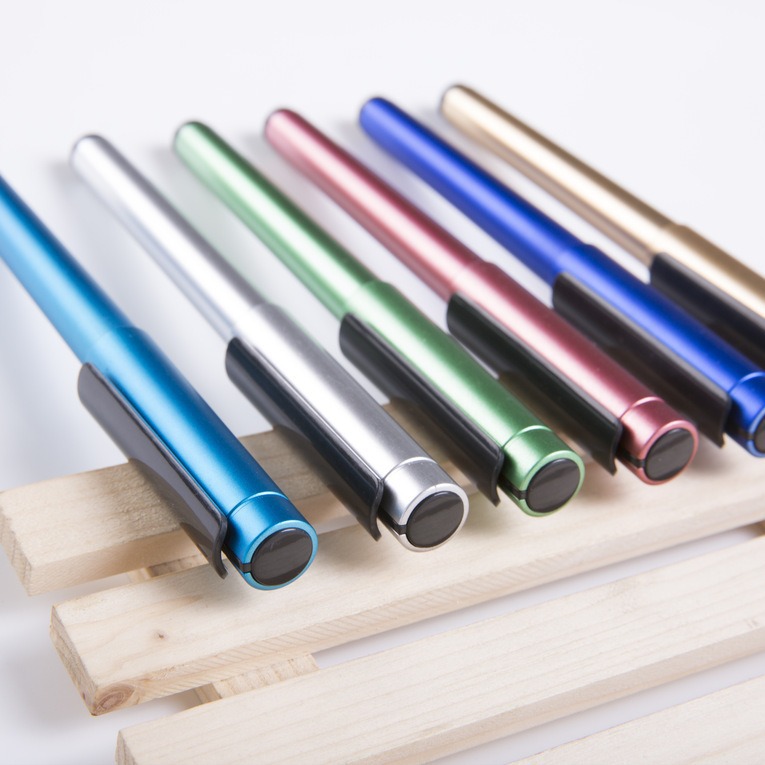 Nueva pluma de publicidad logotipo personalizado pluma de agua de carbono pluma de gel personalizado código QR pluma de agua pluma de firma