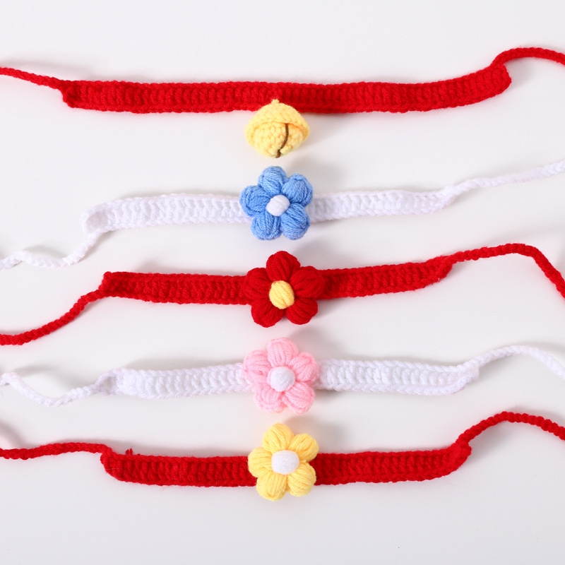 Collar de mascotas tejido a mano pequeña flor de cártamo puff ajustable para gatos y perros de Año Nuevo accesorios de lana de Navidad