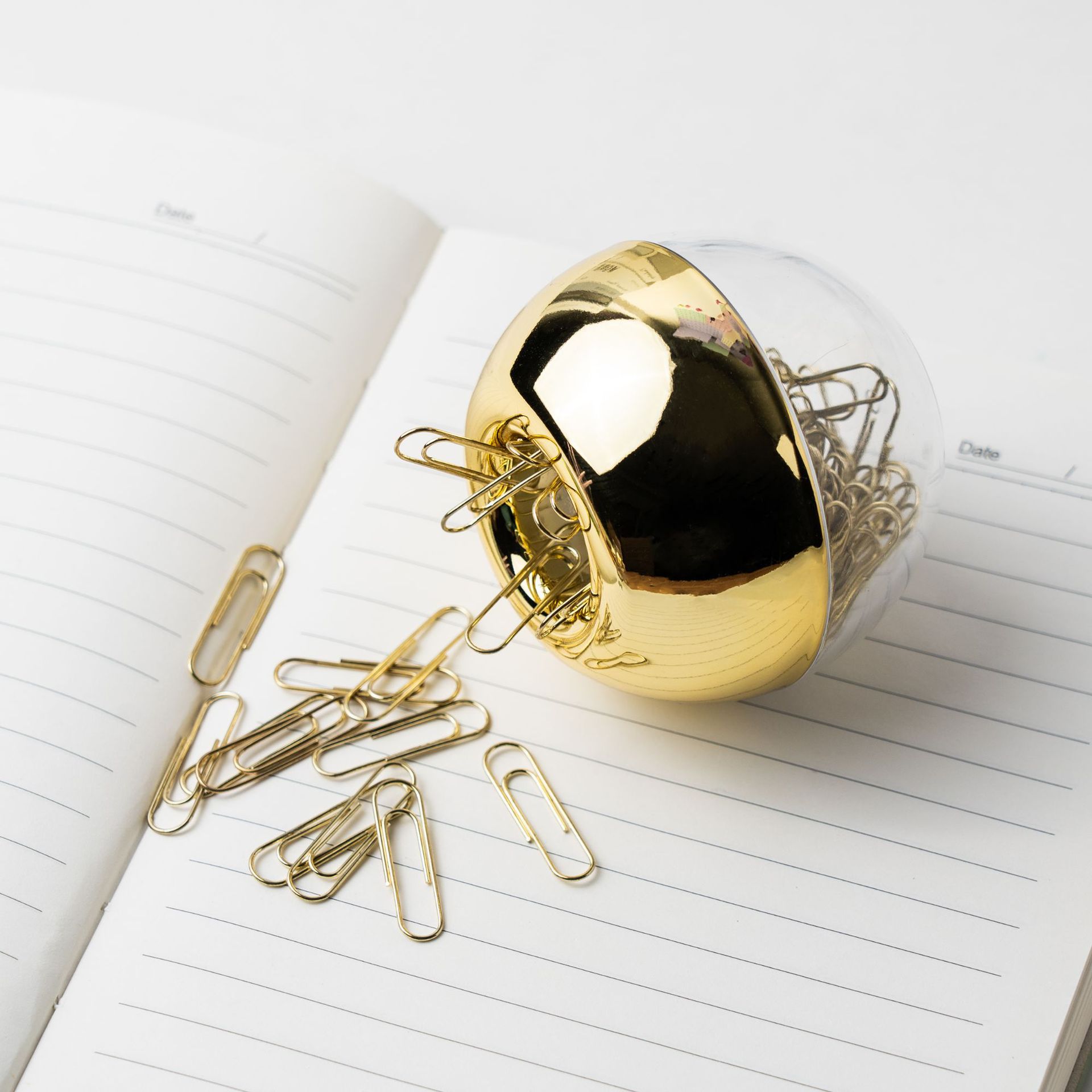 황금 사과 종이 클립