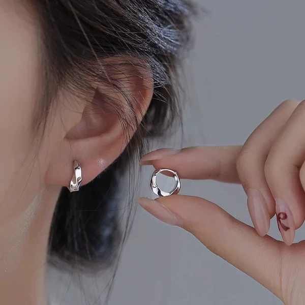 Mobius Earrings Pure Copper Hoops 2025 New Popular Plain Hoop Ear Clips for Women Niche Design Earrings Wholesale