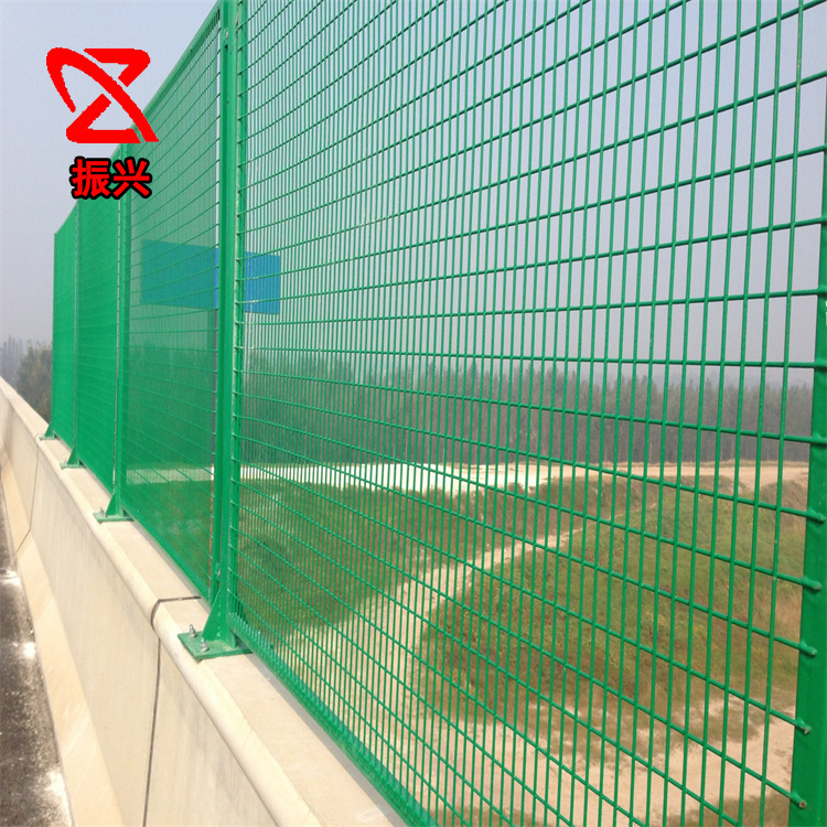 厂家供应桥梁防抛网 角铁框钢板网护栏网 桥梁隔离栅 防落防护网