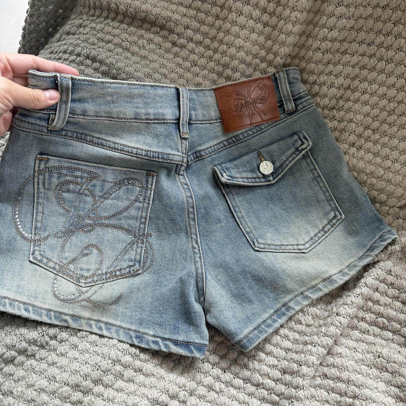 Stylish Embroidered Low-Waist Denim Shorts for Women, New Summer Elastic Slimming Butt-Lifting Versatile Fashionable Hot Pants Stylish Embroidered Low-Waist Denim Shorts for Women, New Summer Elastic Slimming Butt-Lifting Versatile Fashionable Hot Pants