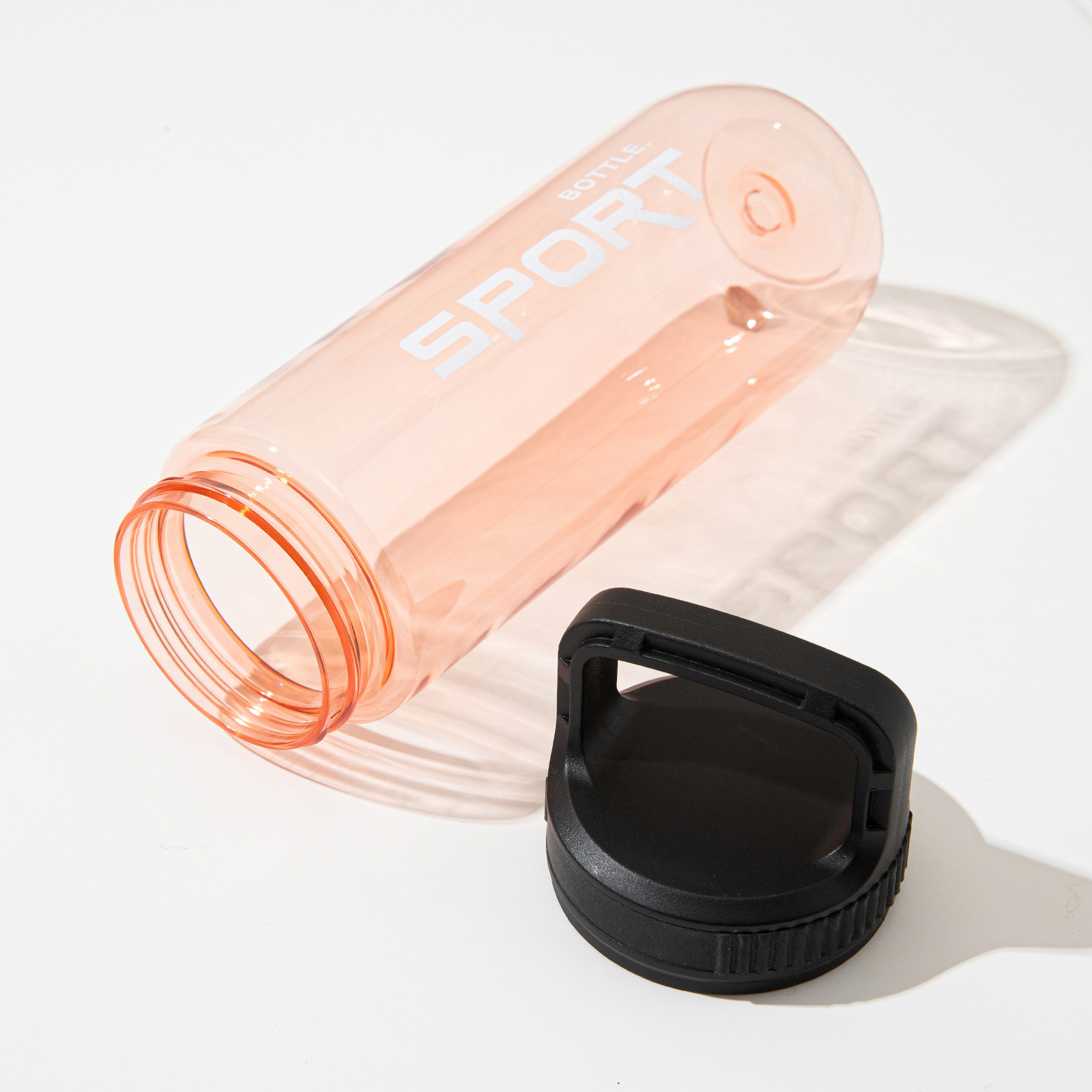 Nueva botella de agua de plástico para deportes de gran capacidad para estudiantes varones hervidor de fitness resistente a altas temperaturas taza de espacio al aire libre portátil de verano