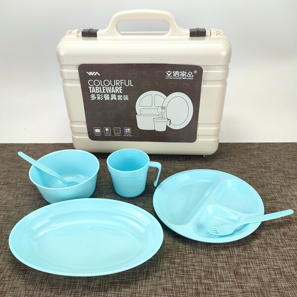 Plastic tableware