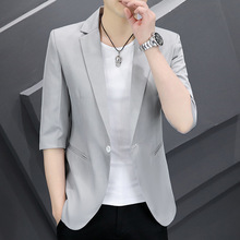 ���e�߷������b���ļ������������С���b�м�ɫ�\��ɫ�n��������