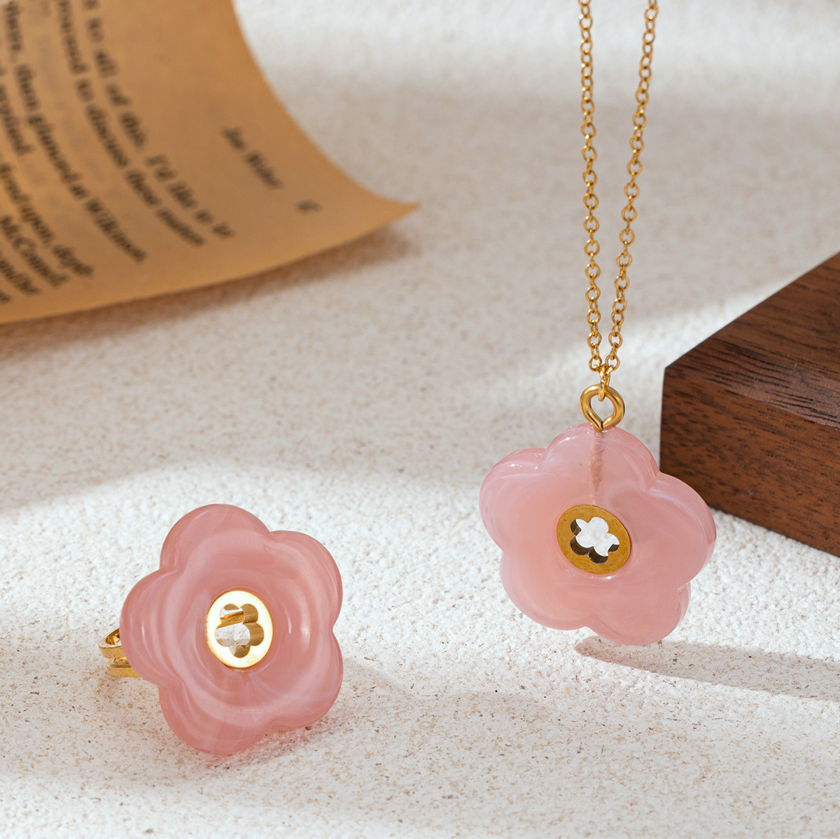 Collar de flores acrílicas para mujeres no se desvanecen, nicho universal, joyerías de cadena clavícula transfronterizas