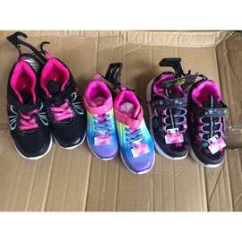 女童闪灯运动鞋 girl light sneakers