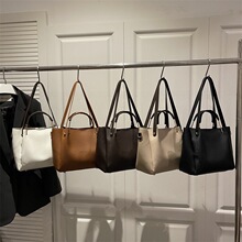 �͹Ŵ���������Ů2025�r�����e���s�μ�б����|�ж���Ůʿ���ذ�