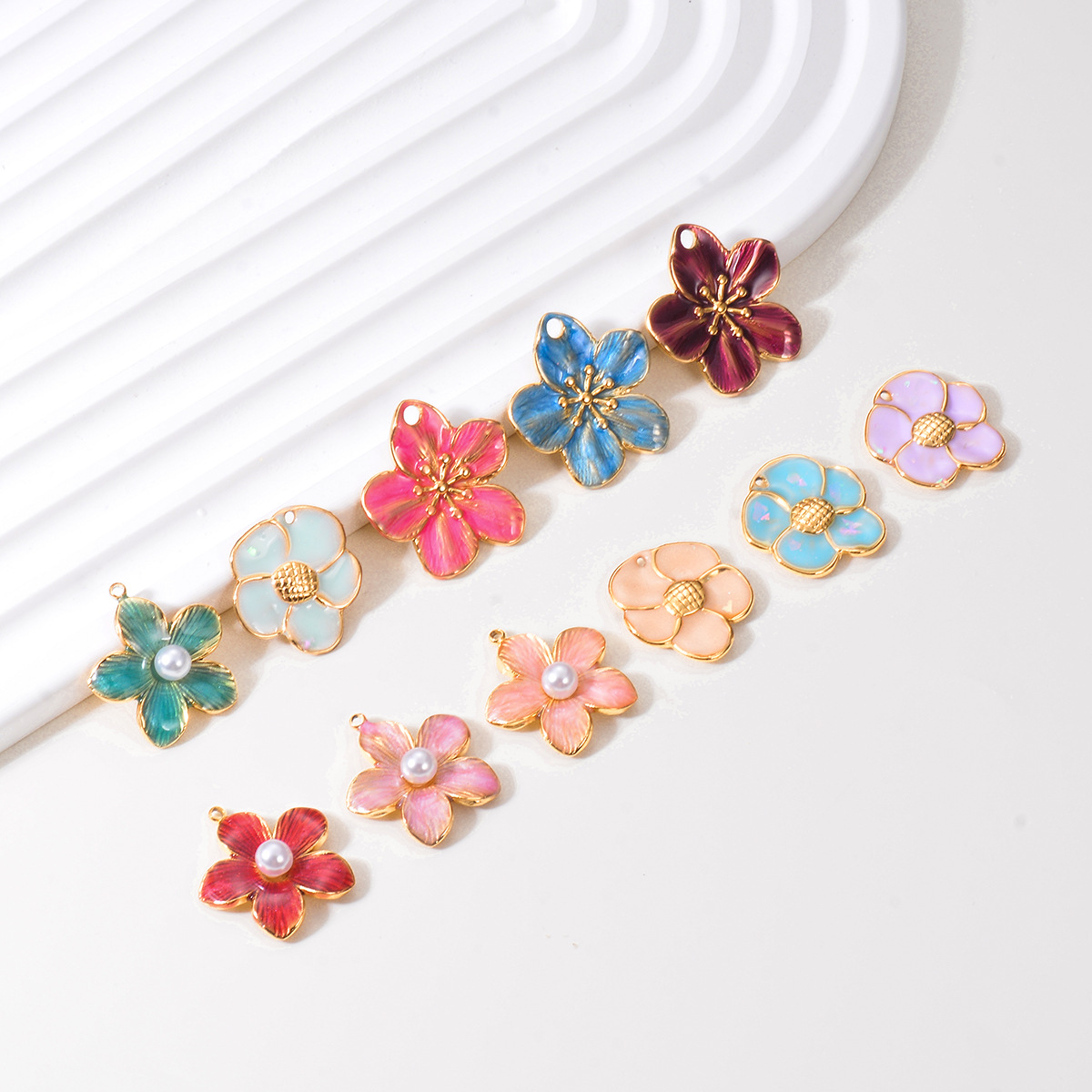 304 Stainless Steel Material Flower, Petal Pattern 1 Piece 304 Stainless Steel PVD Coated Flower Petal Pendant DIY Jewelry Accessories Bracelets