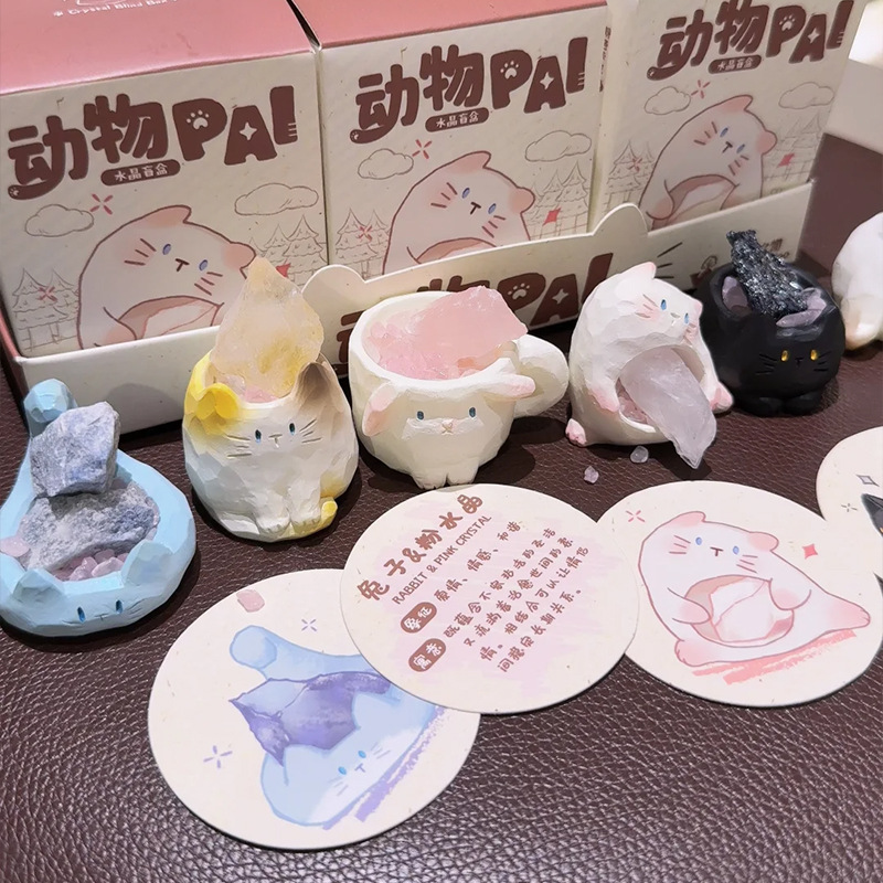 Caja sorpresa de cristal PAI de gato, favorita de influencers, artesanía de resina de moda con piedra difusora de aroma, pequeños adornos significativos, venta directa.