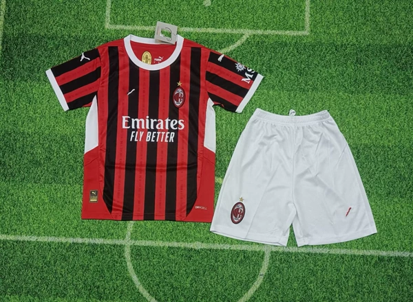 24-25AC Milan home ✦