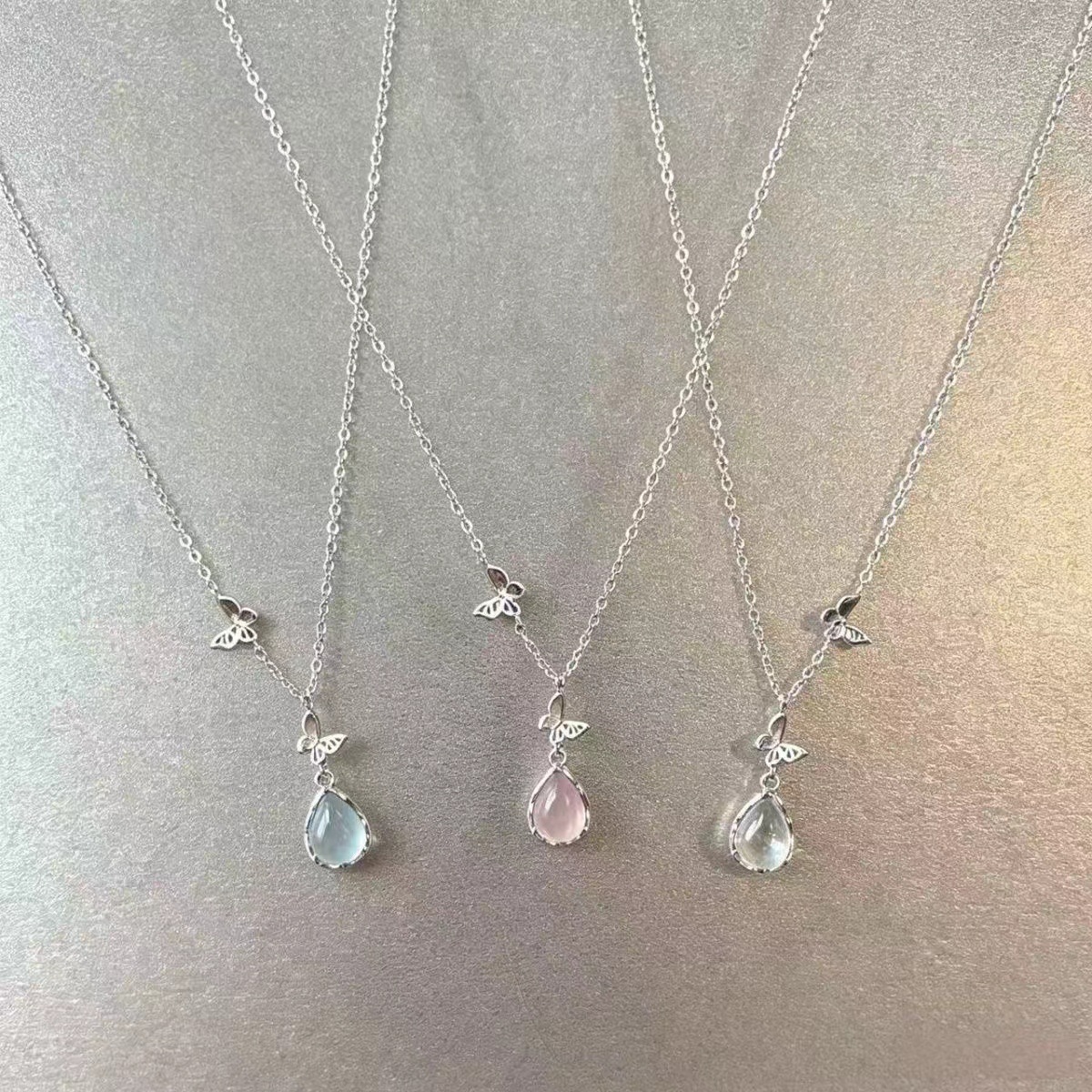 Summer Ice-Transparent Water Drop Butterfly Necklace for Women, Elegant and Luxurious, Unique Design, Gift for Best Friends and Classmates, Collarbone Chain