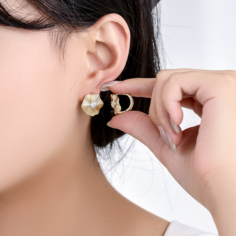 Xuping Europa y América transfronterizas aleación de cobre chapado 14k color incrustado gemas artificiales flores pendientes de moda personalidad pendientes