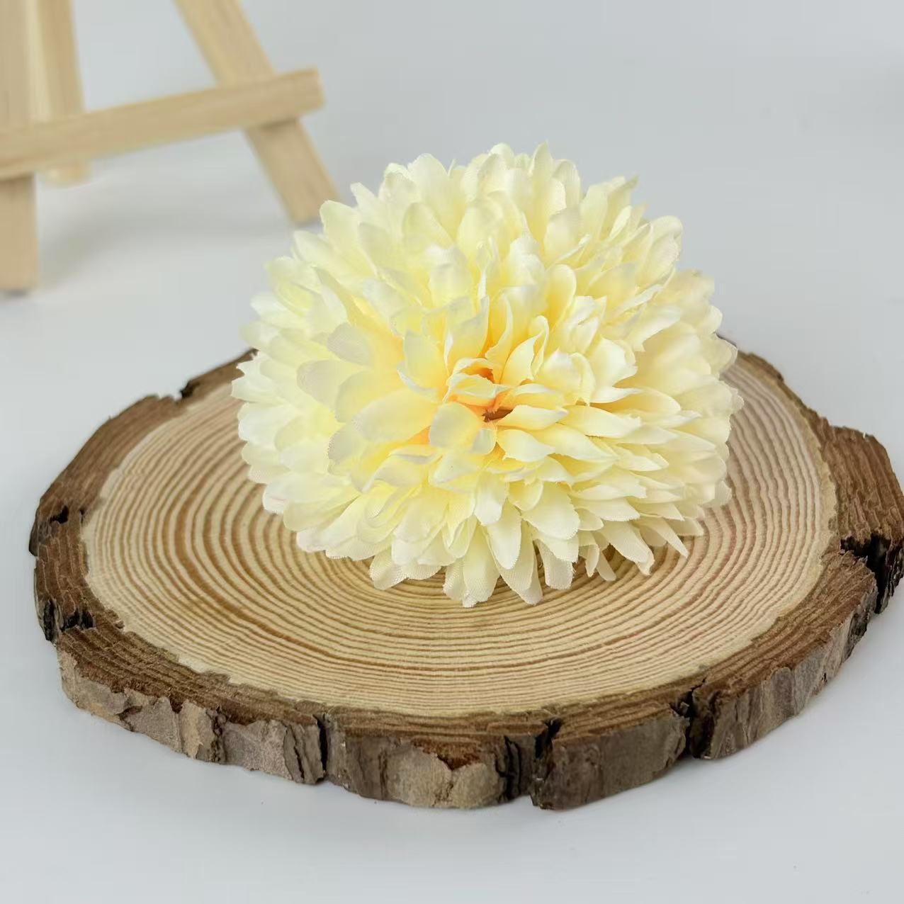 Simulación de flores de crisantemo al por mayor decoración de la sala de bodas accesorios de fotografía tela de seda de laceana flores de crisantemo