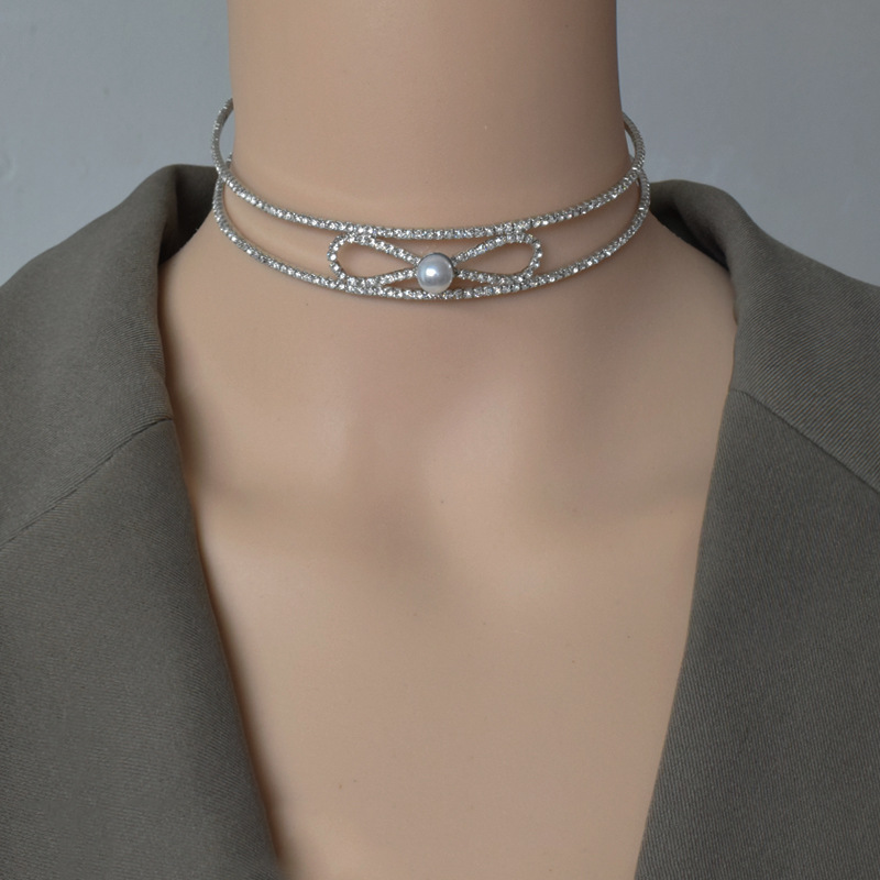 Collar De Bowknot De Perlas De Diamantes Simples De Moda display picture 2