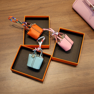 2025 New Mini Vegetable Basket Leather Multi-Color Women's Bag Pendant Daily Lightweight Compact Headphone Storage