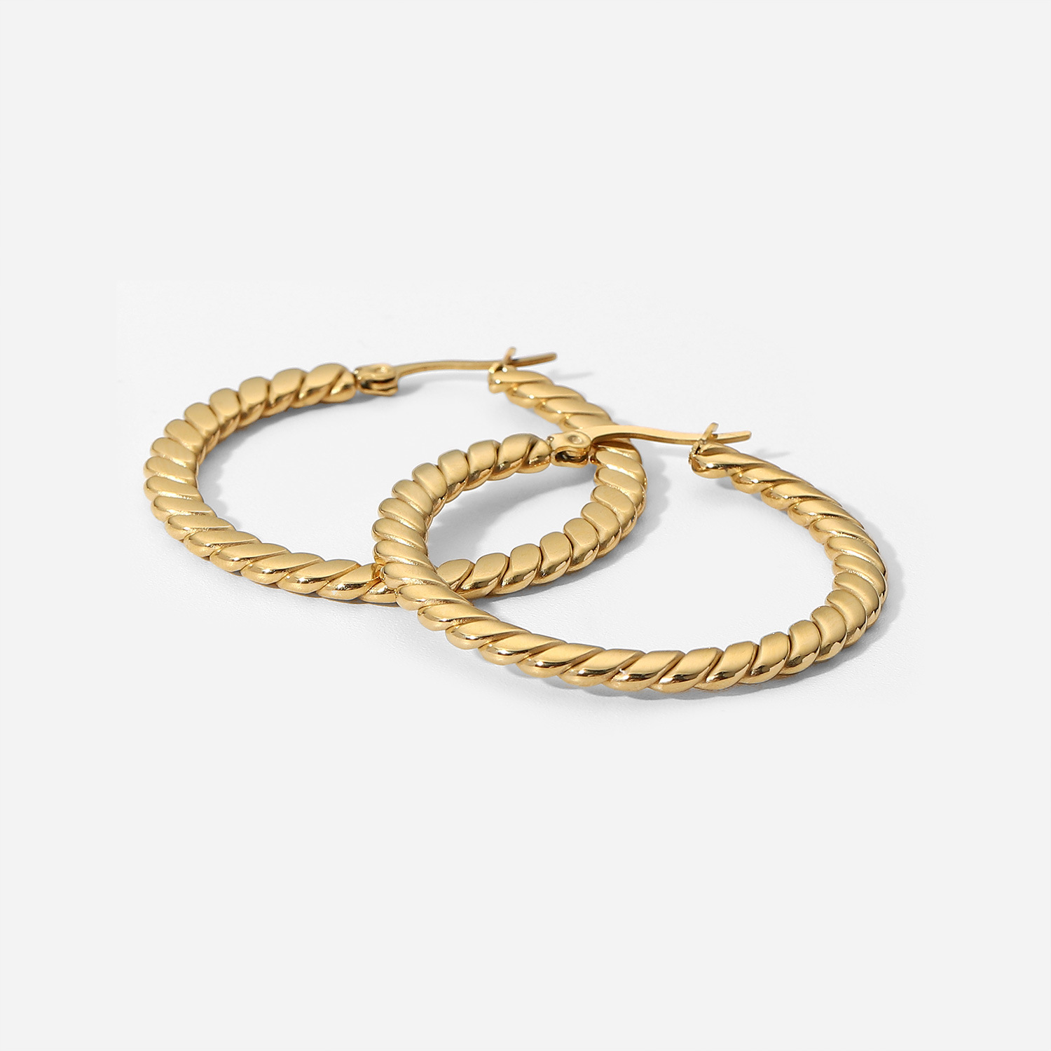 Femmes Mode Style Simple Cercle Acier Inoxydable Pas D'incrustation Des Boucles D'oreilles Placage Boucles D'oreilles En Acier Inoxydable display picture 4