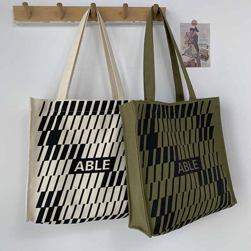Capacious shopping bag